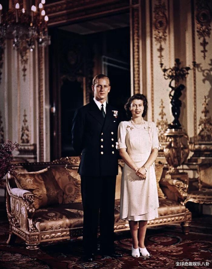 蒋欣|女王怀念菲利普亲王：没有你陪伴，我真的好孤单