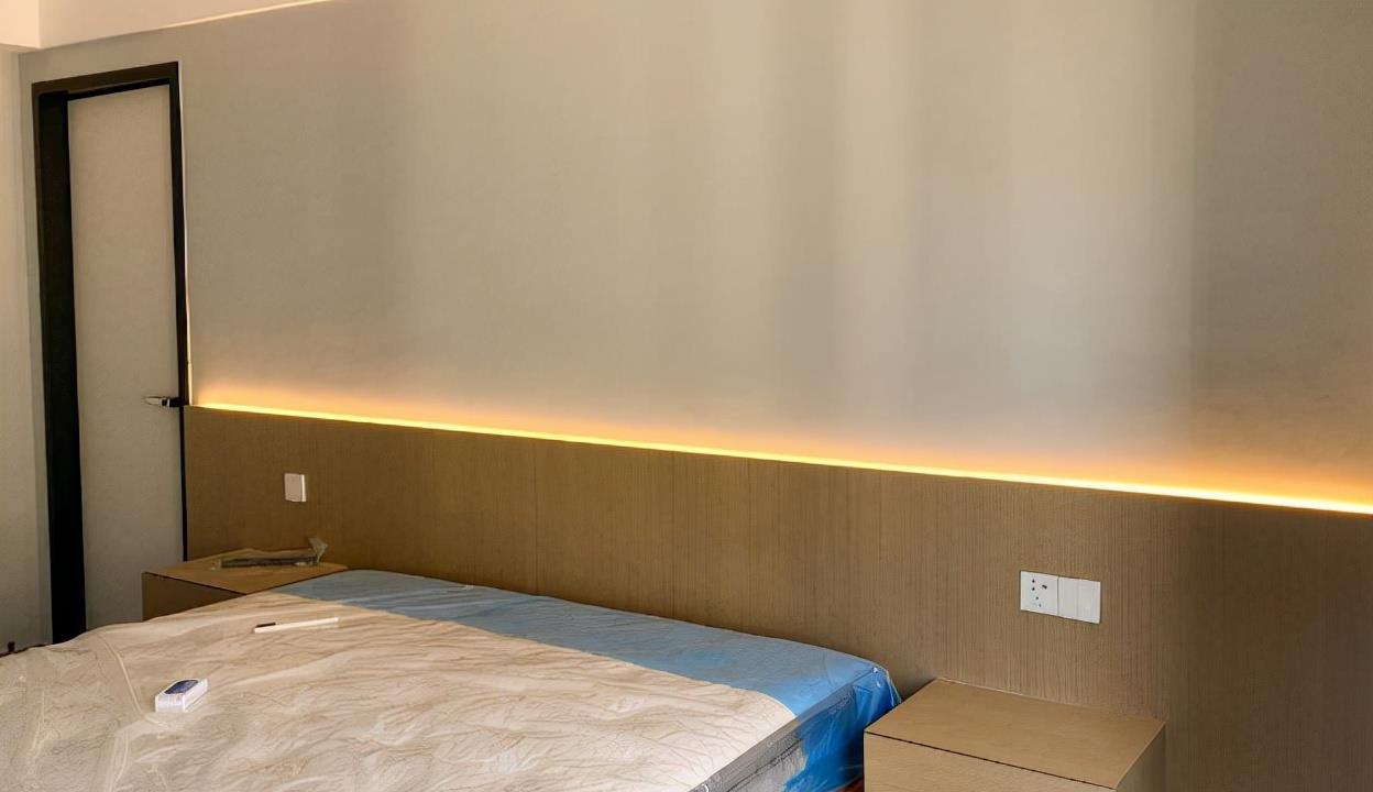 榻榻米|看完她们床头设计,我家的床头柜真的过时了,收纳和美观两不误