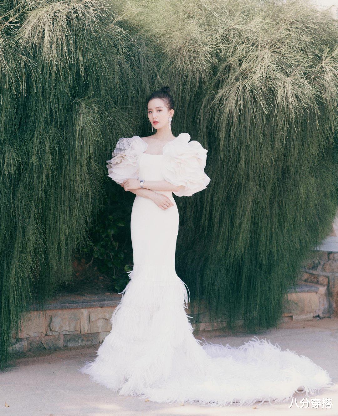 刘诗诗|刘诗诗把白色鱼尾流苏裙穿出仙女范儿，拿捏了温柔感，惊艳了众人