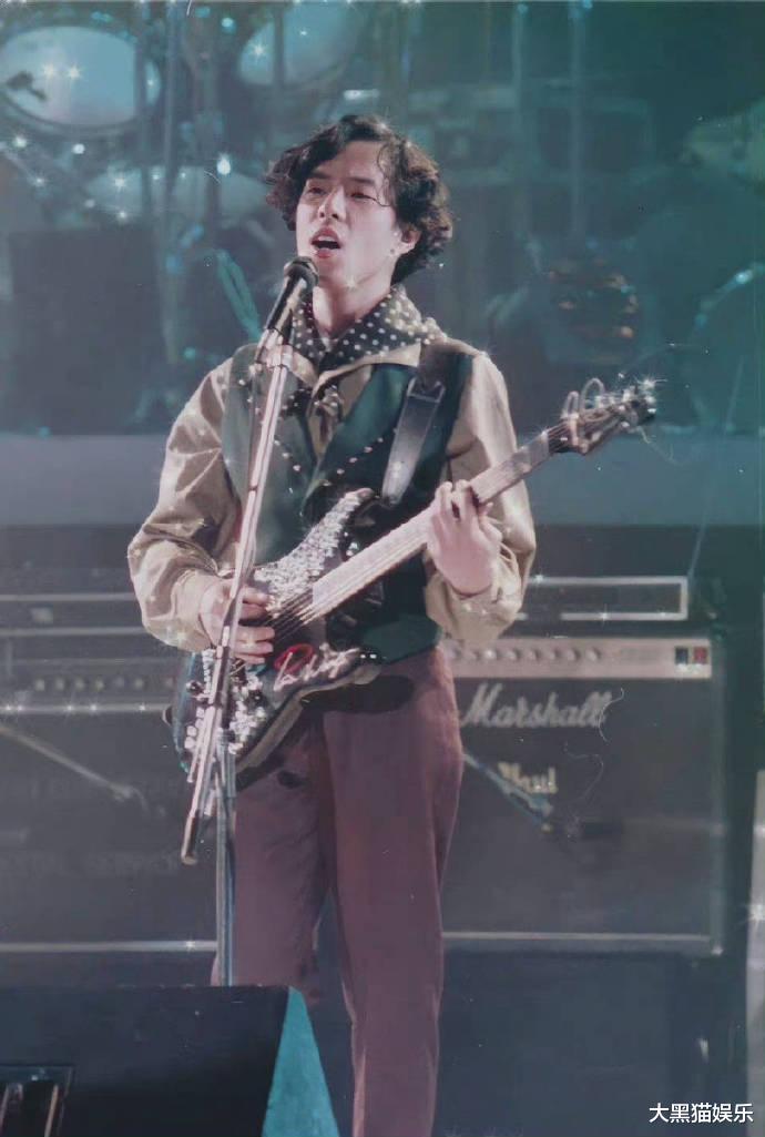 朱茵|朱茵：下嫁黄贯中，坚持5年无性婚姻，她的故事远比你想得更精彩