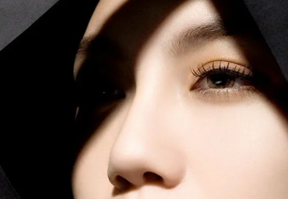 史迎军眼整形|史迎军眼整形 | 眼球凸适合做双眼皮吗？