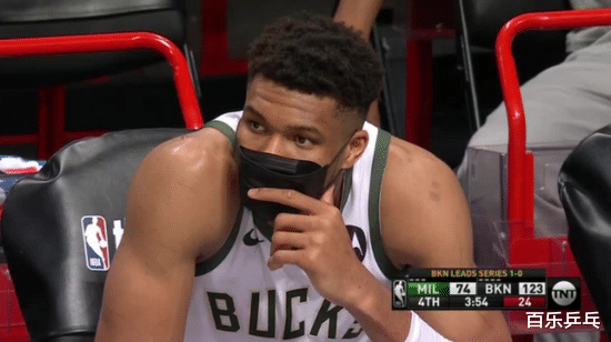 雄鹿队|惨败39分！雄鹿3“混子”暴露，中锋不抢板，1人薪资比字母哥都高