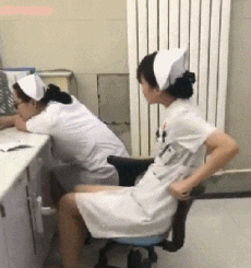 萌宠欢乐多 第一次见这样刷碗的，很是暴力！