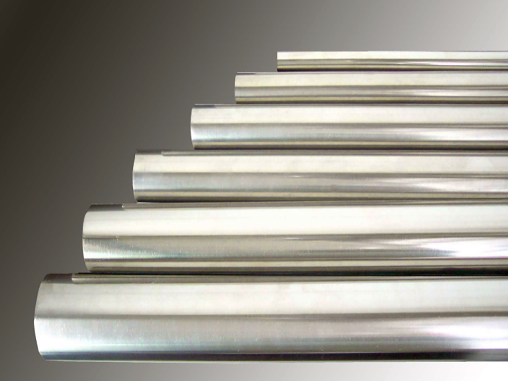 “夺命保温杯”遭央视曝光，热水进“毒水”出，很多家长还在购买