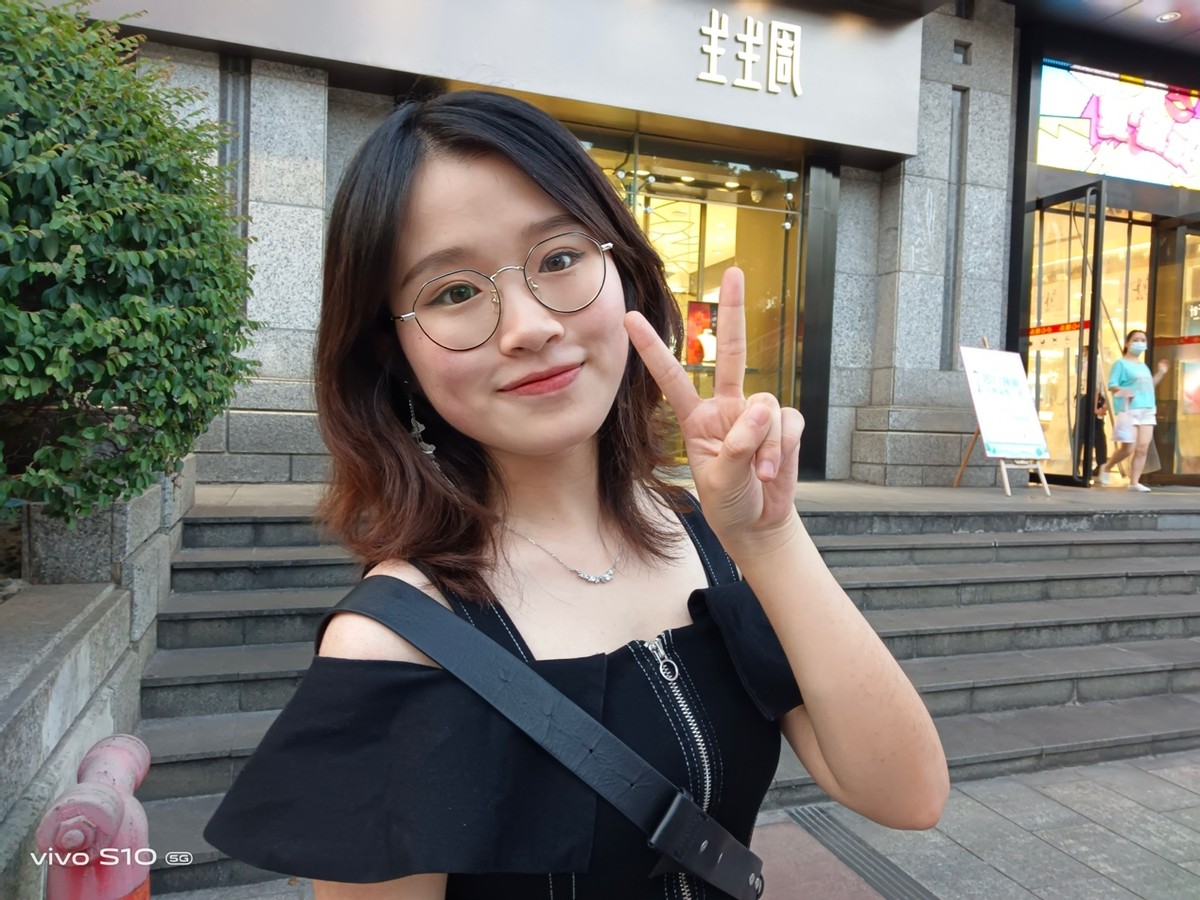 上官从云|自拍不仅仅靠手势！vivo S10带你走进新世界