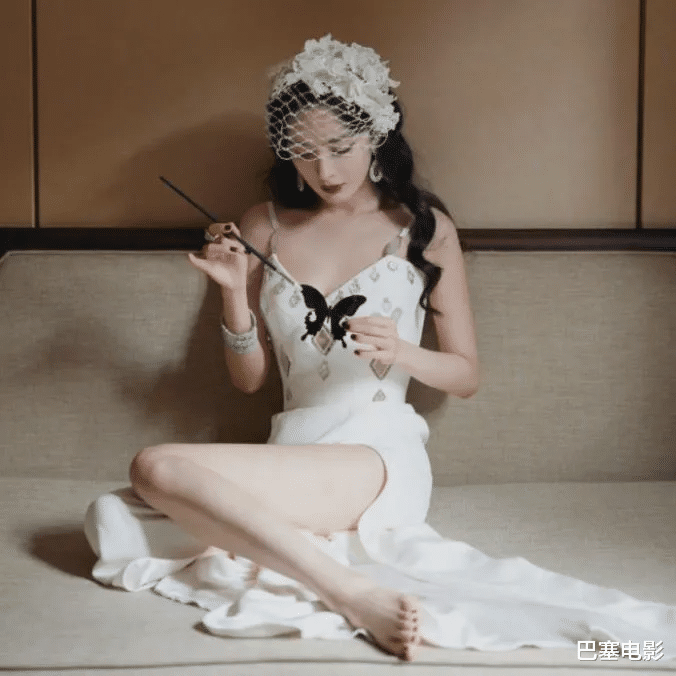 童瑶|2021惊艳红毯：童瑶“惹火”，杨幂、刘雯鲨疯了，鞠婧祎美得意外