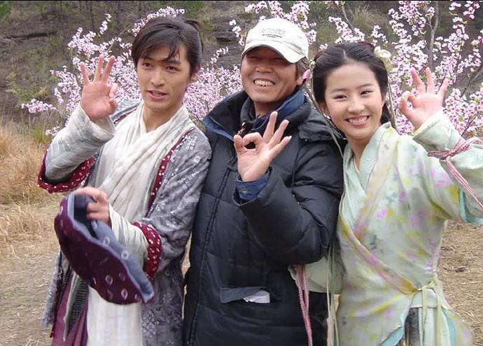 赵灵儿|重新回顾《仙剑一》才发现，原来赵灵儿的服装有这么细节