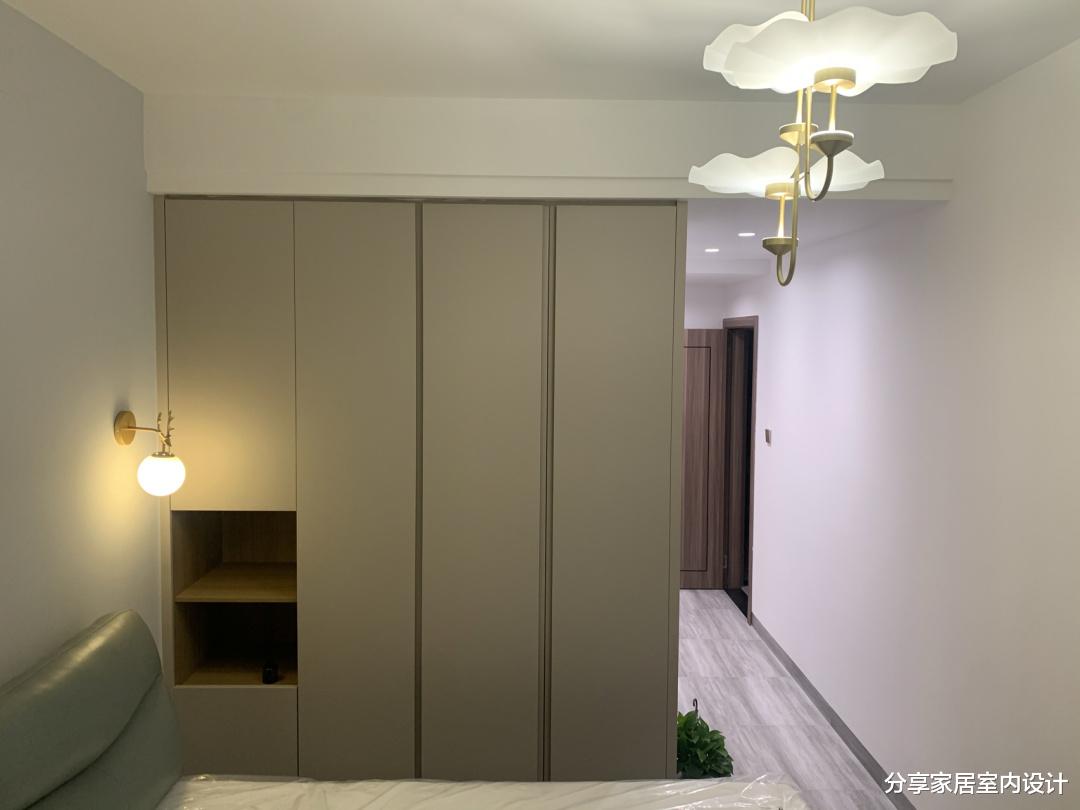 |看她家新房，柜子选择全屋定制，打扫干净就很漂亮了，真心羡慕！
