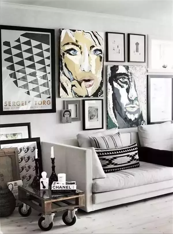 小户型的救星,别再客厅放茶几了,都流行改成这样布置,谁见谁都夸!