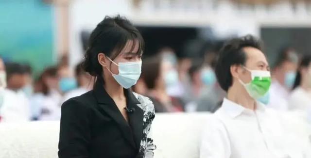 李子柒 “失踪”的李子柒，最惨的打工人？