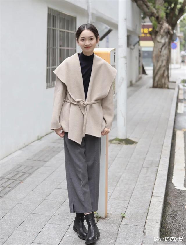 Mon巧搭时尚 说实话,大衣还是配“烟管靴”最合拍,洋气显瘦,尤其适合小个子
