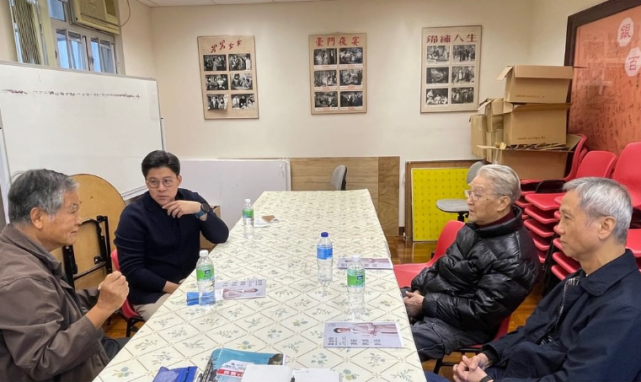 周聪|霍启刚拜访影坛老前辈，90岁周聪白发苍苍，两次手术后罕见露面