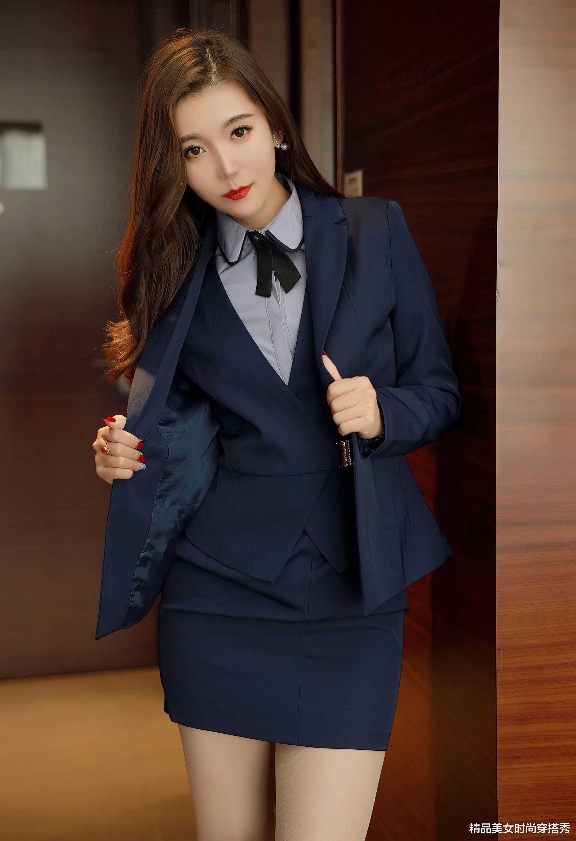 穿衣搭配|蓝色职业套装，彰显女性独特的干练气质，更具知性的美
