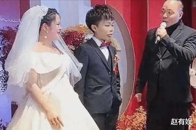 柳岩|美娇妻小腹隆起，“外星人”陈山升级当爹，前女友：造孽