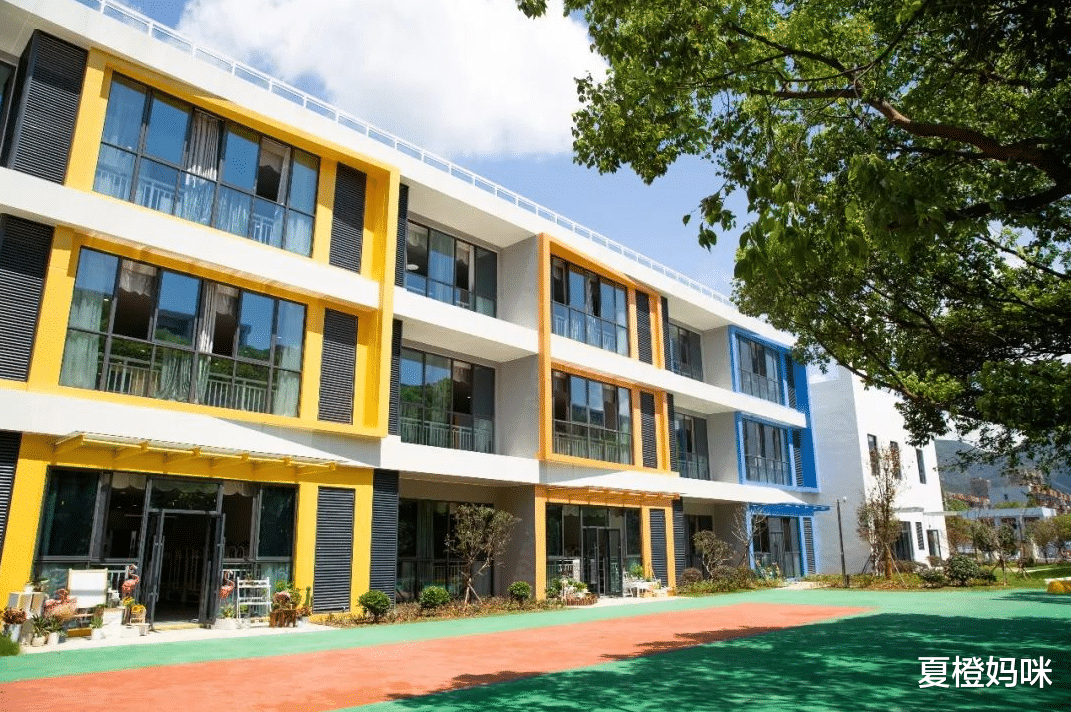 夏橙妈咪|民办幼儿园到底怎么了?多地民办园招生“遇冷”,原因值得深思