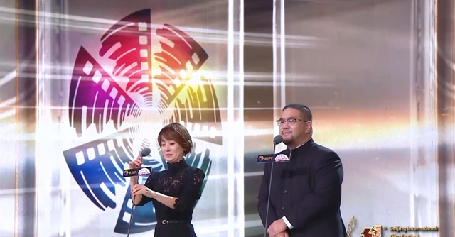 马伊琍|马伊琍：单身2年有感触，北影节晚会上浅谈又挣钱和又带娃的不易