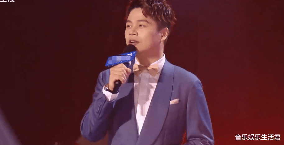 中国好声音|《中国好声音》开场秀：那英紧张，主持人更换，节目单寓意很深