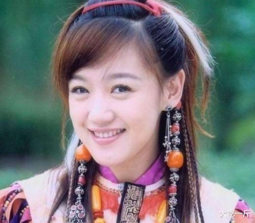 薛佳凝|女星薛佳凝近况曝光，现身酒吧与异性拥抱牵手，年过40仍单身