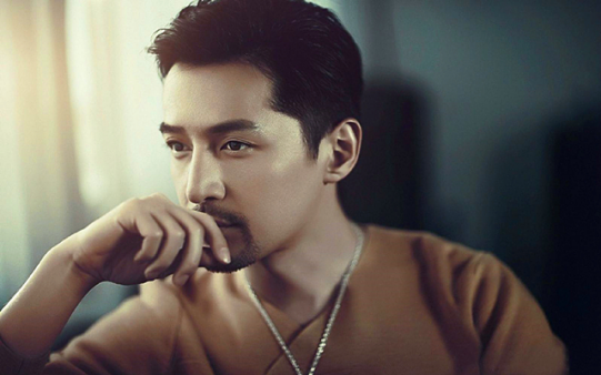 胡歌|胡歌不再沉默，面对所有人做出婚姻承诺，两句话草草了事