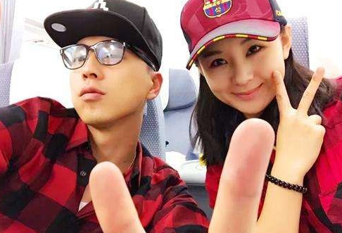 李小萌|从学校走到婚姻，二人恩爱15年，今女方腰身明显被疑怀二胎