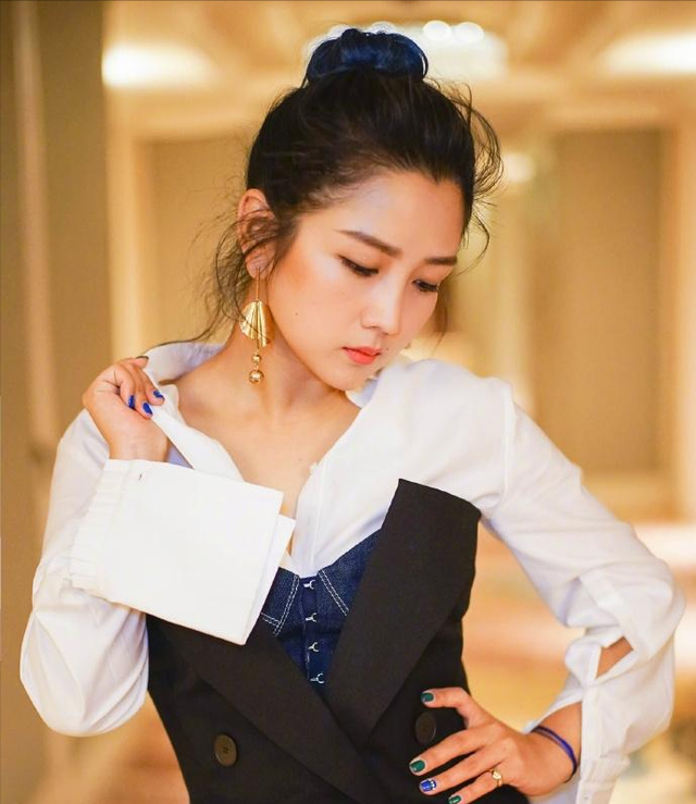 90后女孩一场梦|7年时间，两段婚姻三个孩子，何洁的爱情观，让人理解不了
