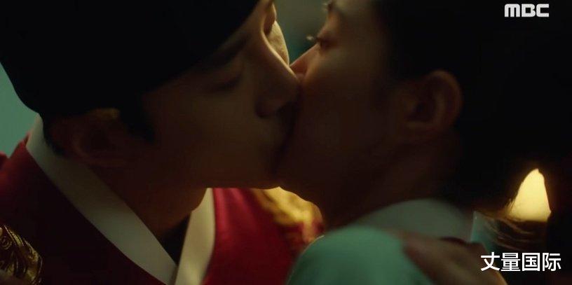 香香|《衣袖》剧情解析！祘到底多宠德任？下集李祘洗香香等圆房？