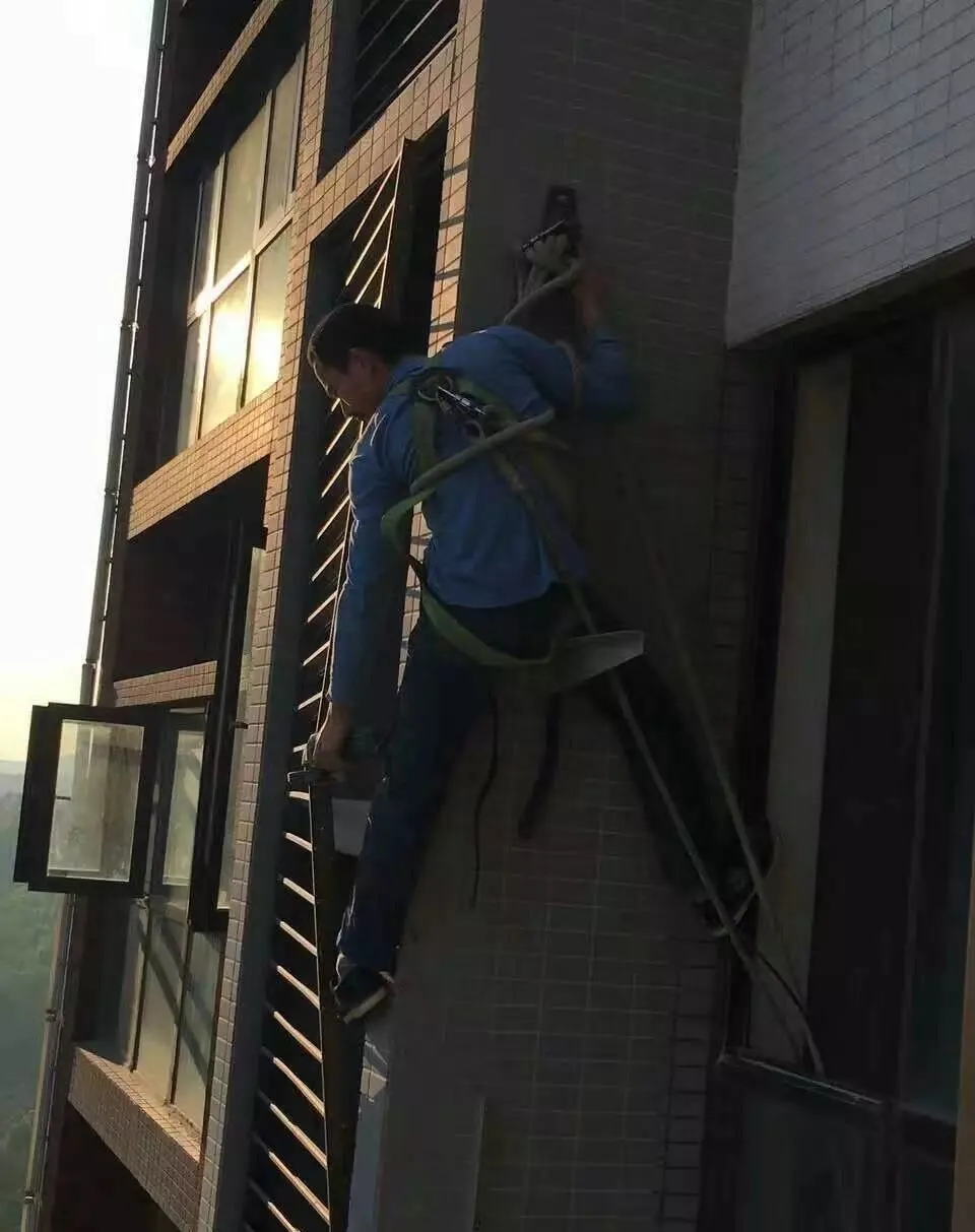 赵薇|赵薇被封后，更大丑闻曝光：别卖惨了，你们不配！