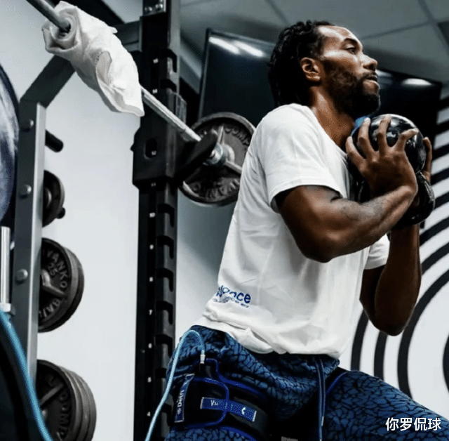 科怀·伦纳德|想卡子哥了吗？伦纳德隔扣费沃斯，入选NBA2021年度十佳镜头