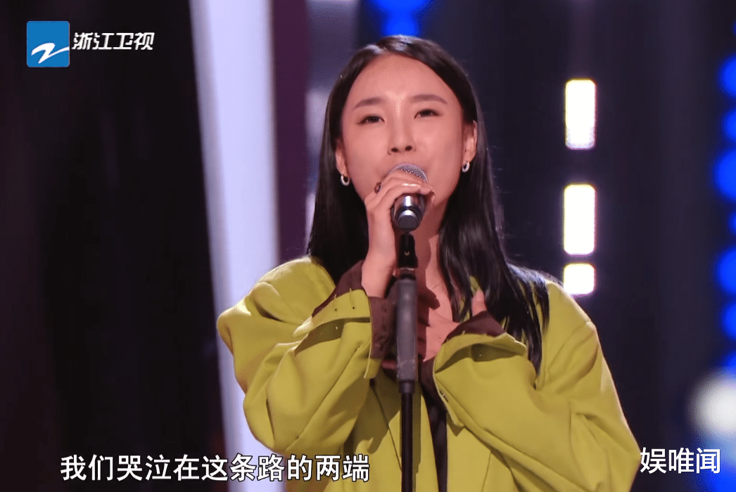 王菲|《好声音2021》贺三PK王靖雯，李克勤的选择，凸显了他的气魄
