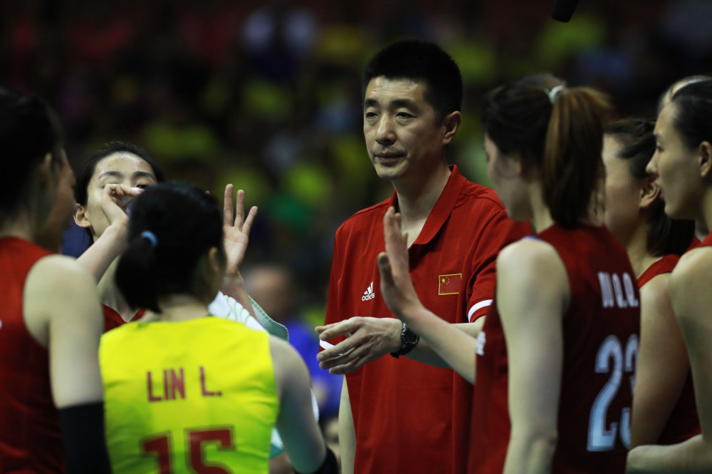 刘华体会讲体育课|女排新主帅来了?安家杰现身全运赛场,或为中国女排挑选新苗子