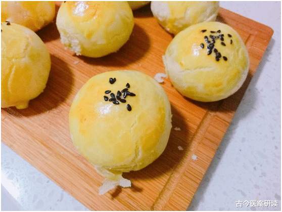 胃癌|吃一口等于8斤猪血，心血管主任直言：若你常吃，脑梗不再来