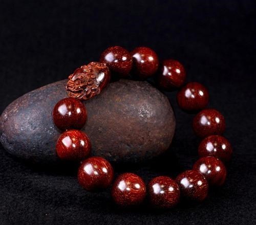 银元|小叶紫檀很难玩吗？“6盘5不宜”，概括了小叶紫檀的盘玩和保养！