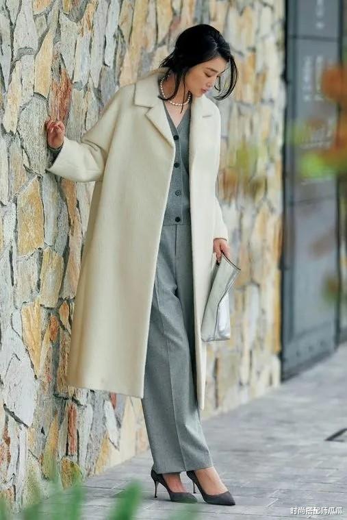 时尚搭配师瓜瓜 最近火了一种裤子，叫“奶奶裤”，优雅显瘦，搭大衣羽绒服都合适