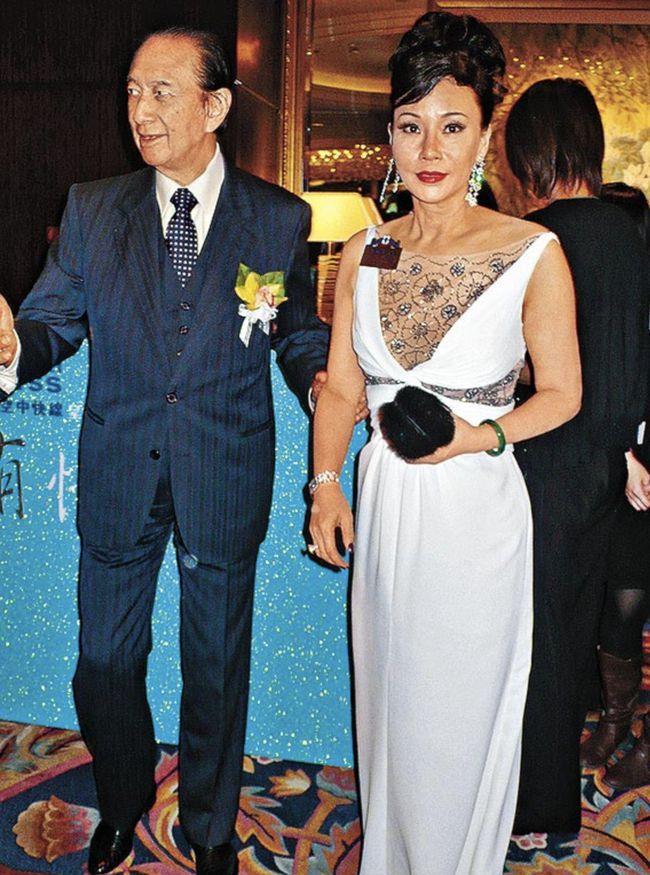 育妈计|坐拥数百亿身家，一顿饭却才吃100多元，不请保姆自己去市场买菜