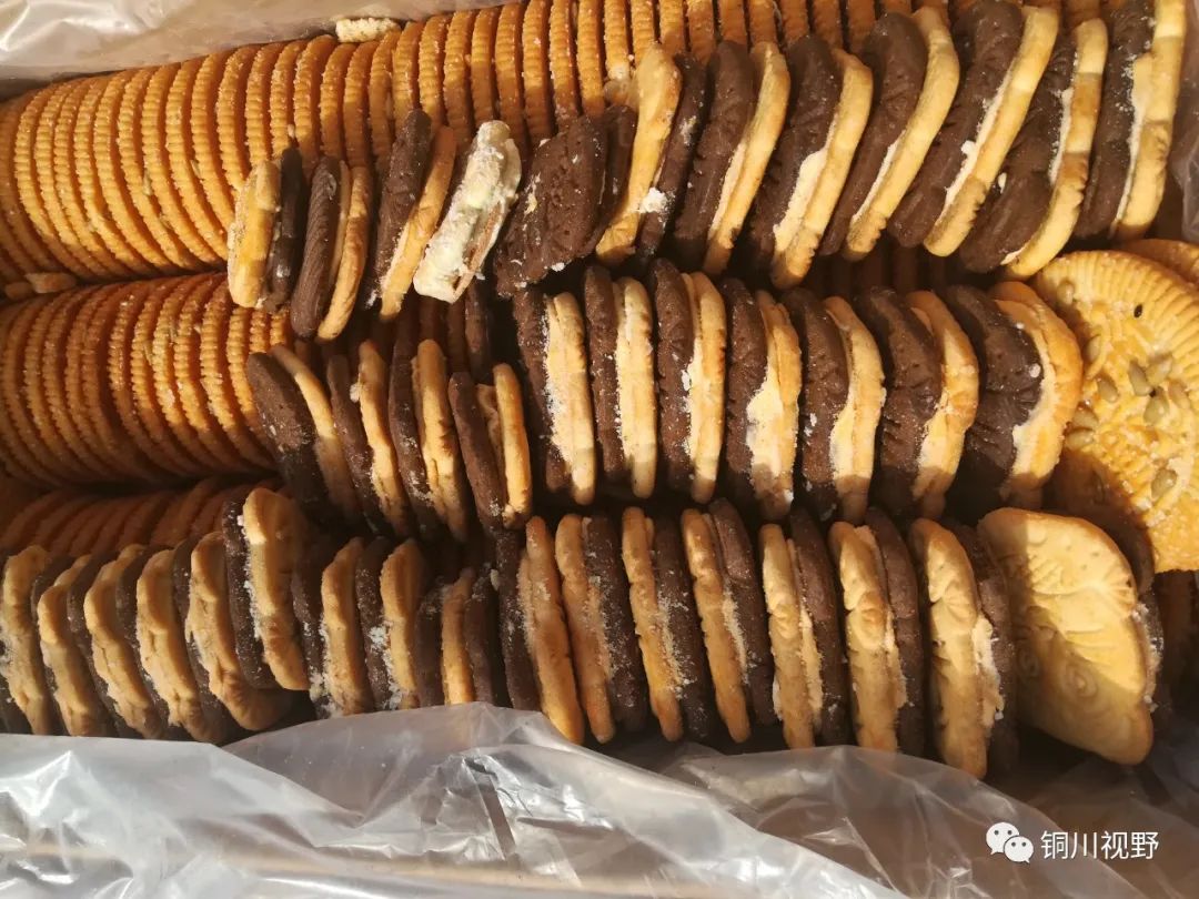 铜川周春辉 铜川王家河会上的小食品,种类多样,经济实惠