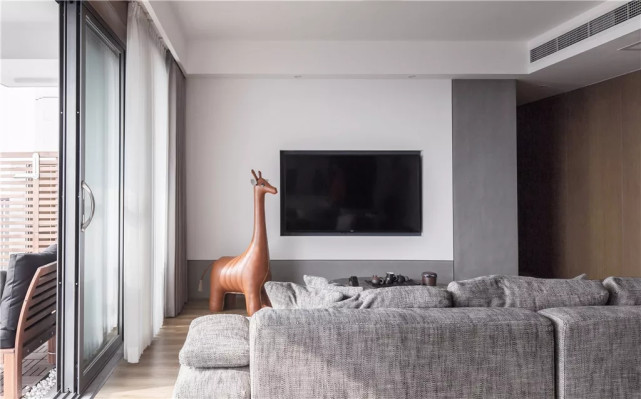 大门|140平二居室就大门就看见厨房，还没有电视柜