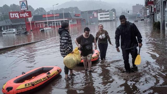 育儿馨说|单日降雨量超德国三倍！郑州应对措施令美感慨：中方赢得全球尊重