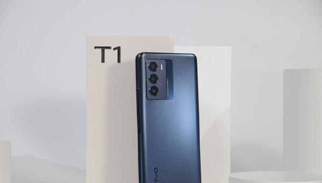 vivo|vivo T2携5500mAh继续冲刺，跑出67万高分，真正的中端机皇