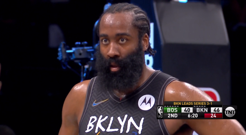 詹姆斯·哈登|34+10+10！哈登狂刷神迹，三巨头太狠：连中5记三分杀死比赛