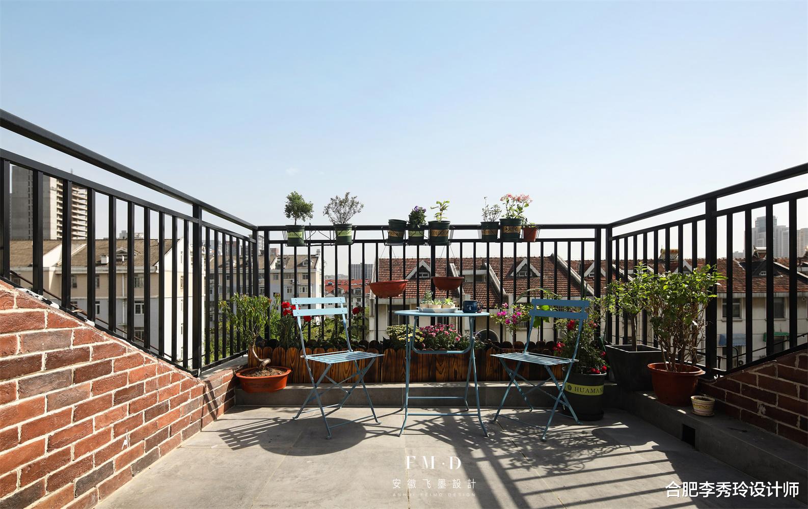 体验到顶复式的快乐了,一半阁楼一半大露台,比住一楼舒服划算