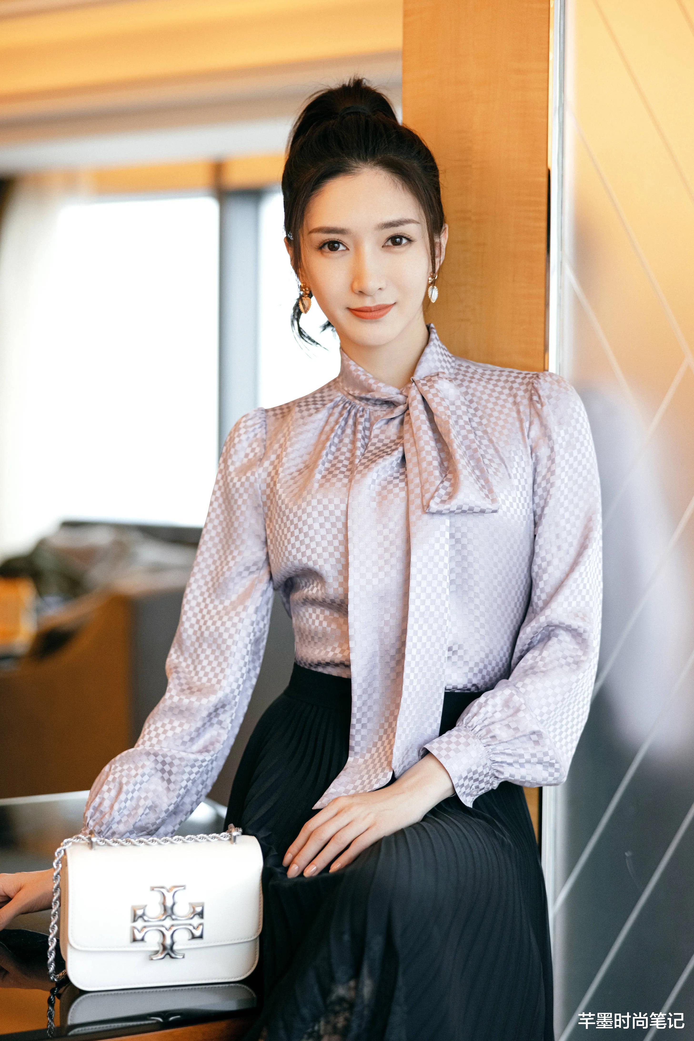 穿衣搭配|这才是“气质女神”，多套造型切换自如，真羡慕江疏影的衣品