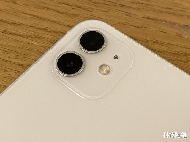 iphone12|iPhone12再次降价，累计跌价2290元，还买什么iPhone13？