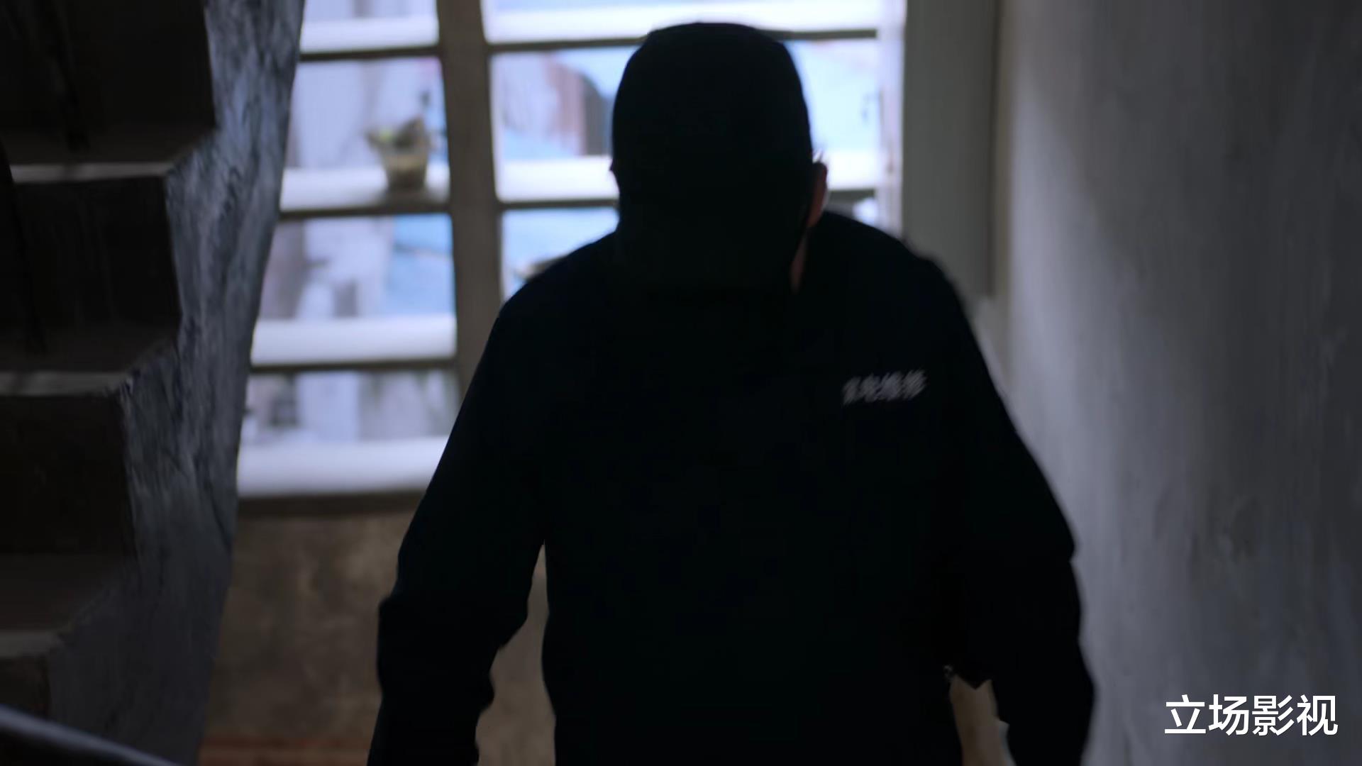 谁是凶手|看了2集《谁是凶手》，我难掩兴奋，国产剧的招牌又回来了