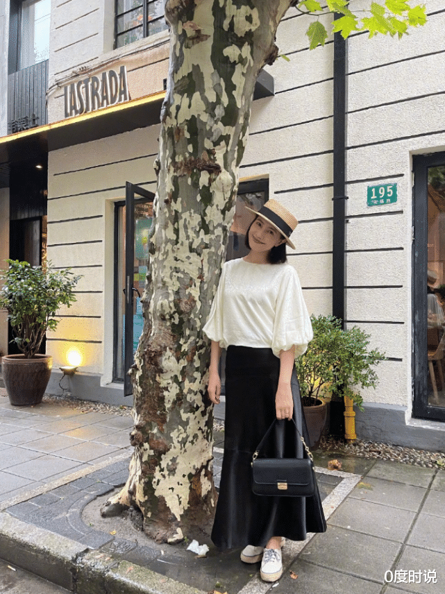 0度时说|高圆圆晒私房美照，41岁素颜状态爆表，“街拍女王”彰显文艺范