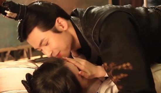 鞠婧祎|张哲瀚直言，很多男星不愿意和鞠婧祎拍吻戏，于朦胧没说谎