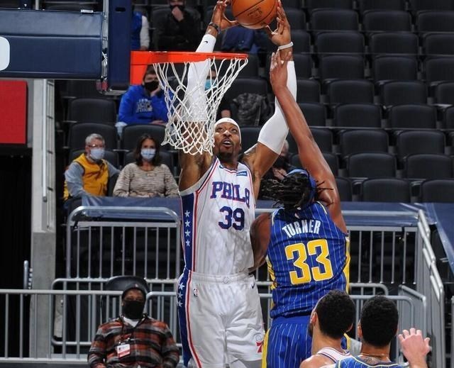 76人队|拒绝爆冷+20分逆转!狂轰59+29,3巨头暴走,霍华德吊打8千万神塔