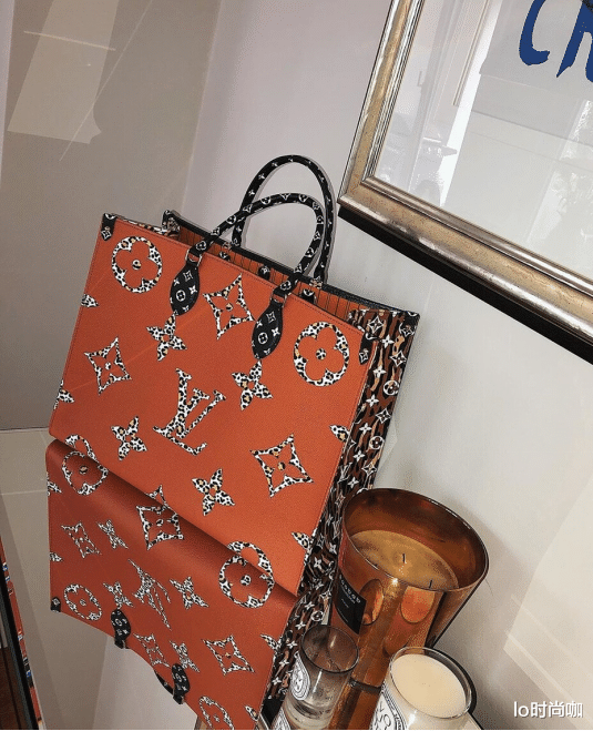 lo时尚咖|最近“超大包包”火了,实用又百搭,这几种搭配方式都整理好了