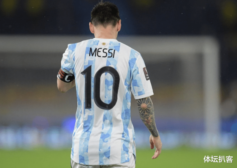 阿根廷队|2-0踢成2-2！阿根廷遭压哨绝杀，梅西低头郁闷离场，双方爆冲突