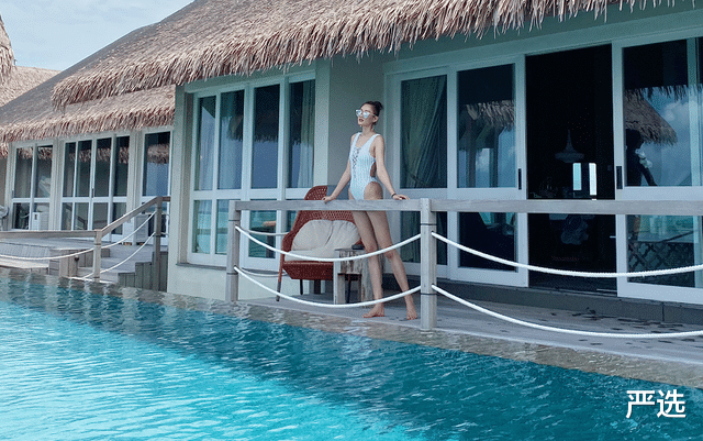 严选|57岁阿姨因沙滩泳衣照走红，傲人身材太吸睛，网友：该运动了