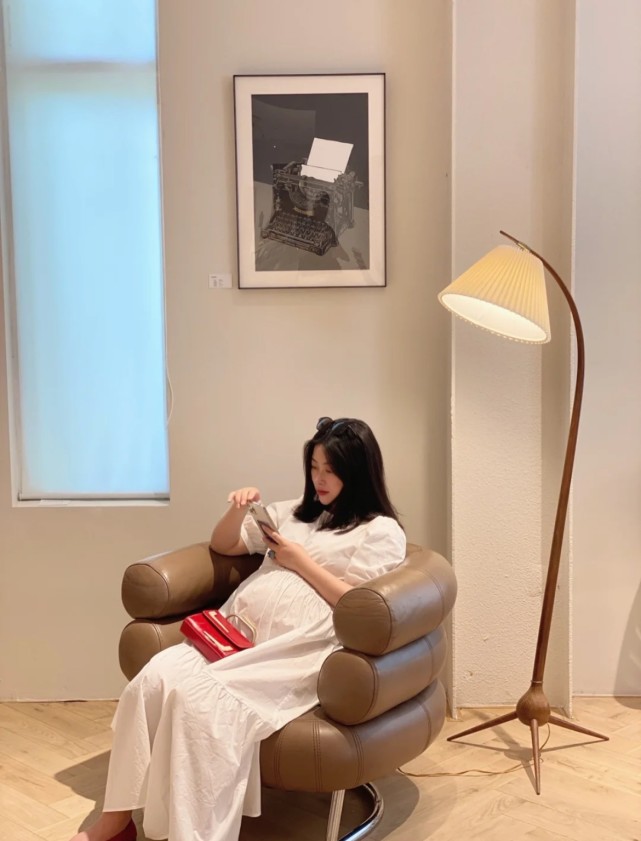 京妈说|朱珠挺八月孕肚逛街，水肿明显却自信满满，孕晚期水肿6招缓解